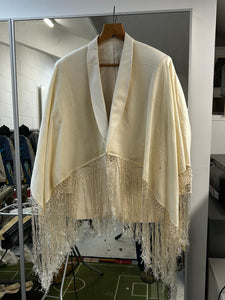 Tuxedo cream with shawl