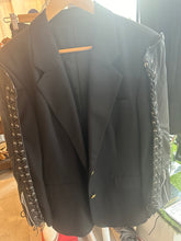 Load image into Gallery viewer, Blazer with leather arms
